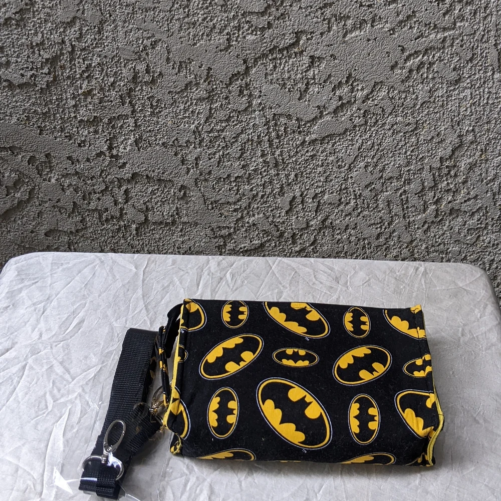Batman Crossbody Bag - Picture 7 of 7